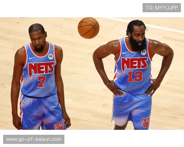 勇士两配角再蜕变！穆迪攻守兼备限制布克，波斯特攻守一体稳空间